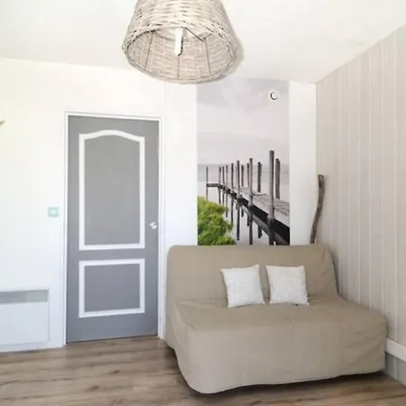 Studio Vue Mer Et Chateau En Provence *