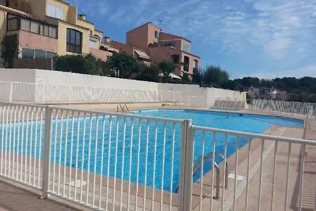 Studio Vue Mer Et Chateau En Provence *